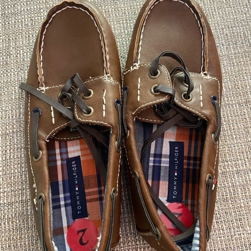 Tommy Hilfiger boys loafers